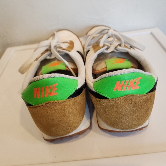 SOLD-Nike Women's Daybreak Casual Sneakers Tan and Green - Picture 5 of 7